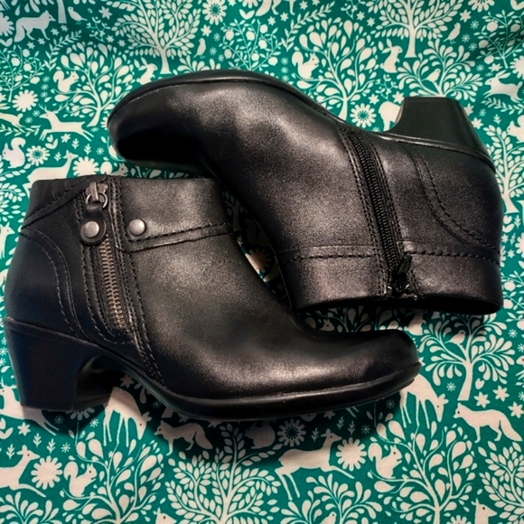 Clarks Shoes - Clarks Bendables Ingalls Thames Black Leather Ankle Booties Size 6.5 M